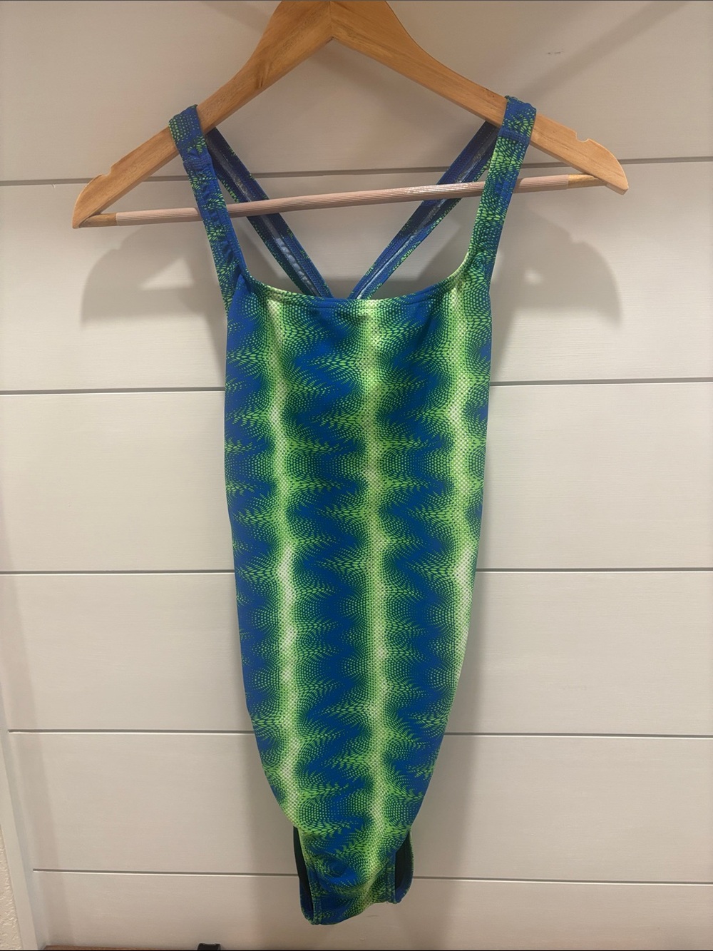 Speedo EUC Like New Blue & Green Patterned Women's One-Piece Swimsuit size 14/40